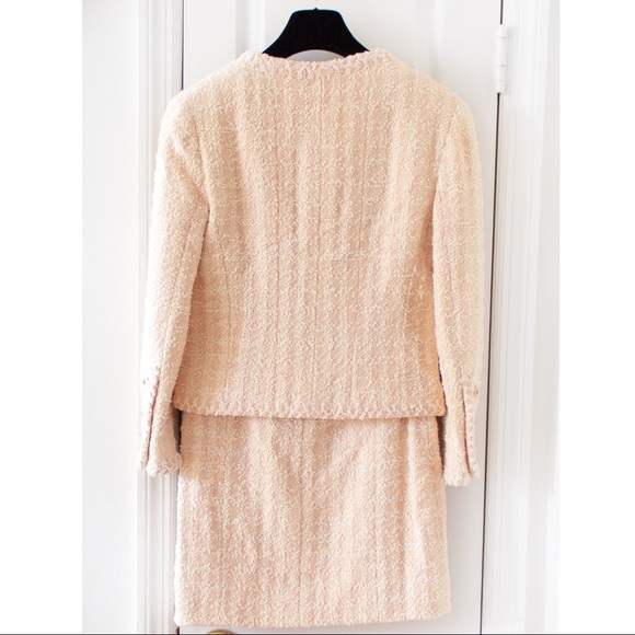 Iconic Chanel Vintage Spring 1994 Peach Pink Suit - Picture 6 of 15